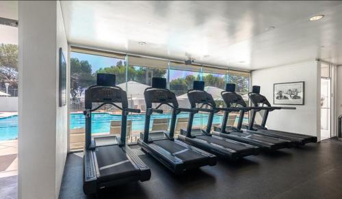 Ocean Park Apartment | Santa Monica Ocenfront 2 Bedroom Villa with Parking
