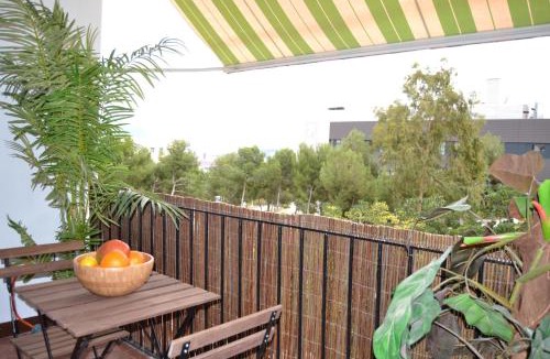 Les Corts Apartment | Santa Rosa, Balcón de Barcelona