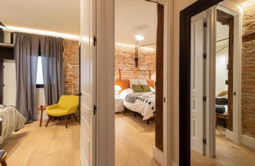 Bilbao la Vieja Apartment | Santiago AC by Staynnapartments