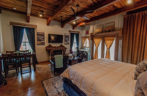 Los Ranchos de Albuquerque Bed & Breakfast | Santuario Grande