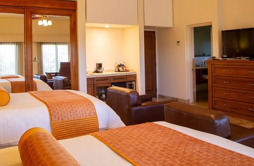 Tecate Hotel | Santuario Diegueño