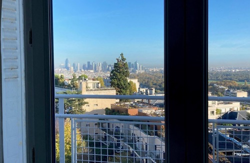 Saint-Cloud Apartment | Sapcious flat with a terrace on top floor and an exceptionnal view over Paris