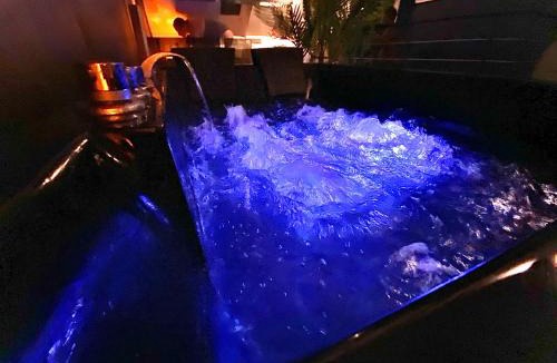 Sainte-Anne - Faubourg Noyon Apartment | Saphir Spa - Sauna Balnéo Chromothérapie Massage