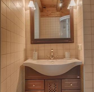 Arres Ski Chalet | Saplan Real Estate CASA UISHERA