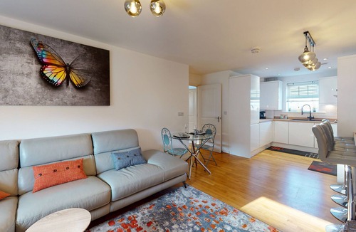 Bromley Common and Keston Apartment | Sapphire Apartment 3Bed 2Bath Bromley common