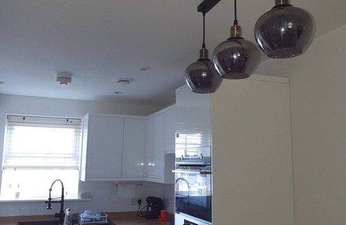 Bromley Common and Keston Apartment | Sapphire Apartment 3Bed 2Bath Bromley common