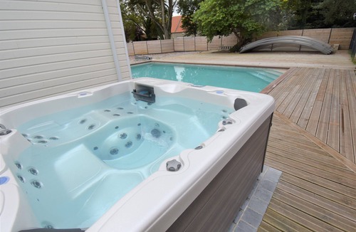 Marquise House | Sapphire bungalow.