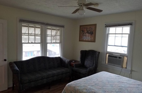 Franklin Hotel | Sapphire Inn