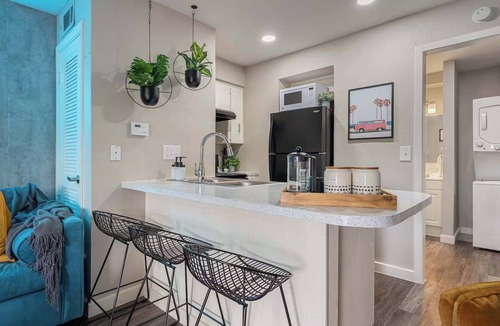 Allandale Apartment | Sapphire | Studio | Sleeps 5