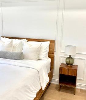 Oakwood Village Apartment | Sapphire Suite Modern 1BR and Sofa Bed Apartment