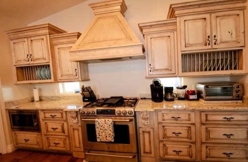 Dingle House | Sapphire Sunset Shores: Lakefront 3BR with Private Beach & Easy Boat Access