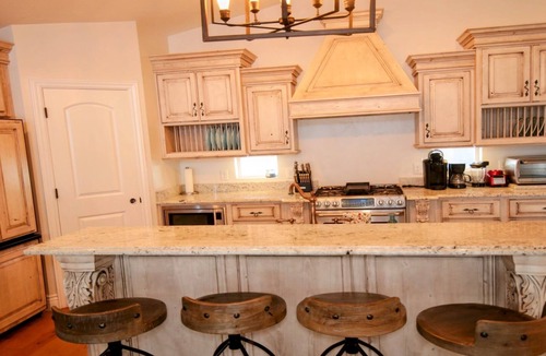 Dingle House | Sapphire Sunset Shores: Lakefront 3BR with Private Beach & Easy Boat Access