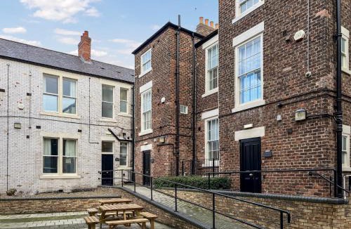 Sunderland City Centre House | Sapphire - Ukc7697