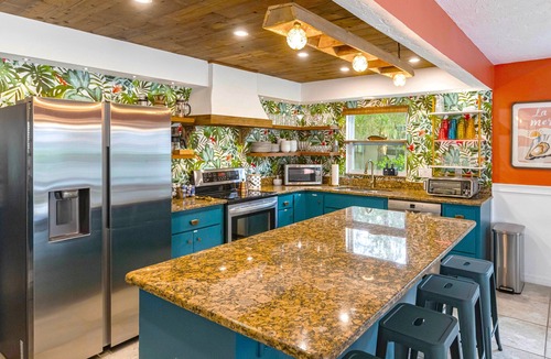 Whitfield House | Sara Bay Base Camp: Private Tropical Oasis, Pool, Golf, Bocce, Firepit, PETS