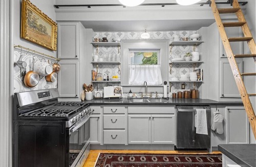 Le Roy House | Sarah’s Place