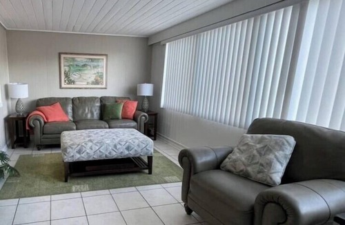 Alta Vista Apartment | Sarasota-Close to Lido & Siesta Beaches, Downtown, Pinecraft & Nathan Bendersonn