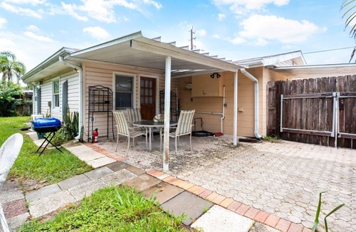 Sarasota Springs Apartment | Sarasota Great Location and Best Price!