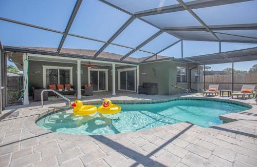 Lake Sarasota House | Sarasota home with heated, saltwater pool, close to Siesta Key Beach