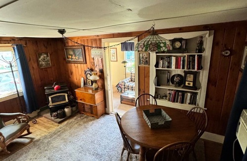 Malta Cottage | Saratoga Lake Rustic Cottage