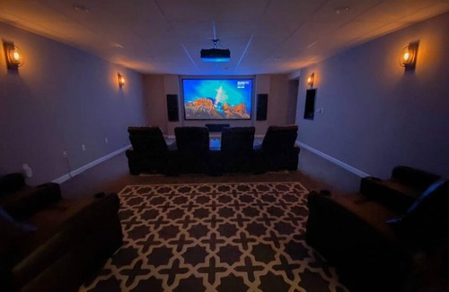Saratoga Springs House | Saratoga Lake luxury home mins from everything