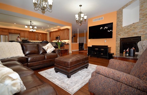 Saratoga Springs House | Saratoga Mansion🏠Heated Pool🏊HotTub🛁Firepit🔥By Track🏇Town🌇SPAC🎶 Golf⛳️ Lake🏖️Beach