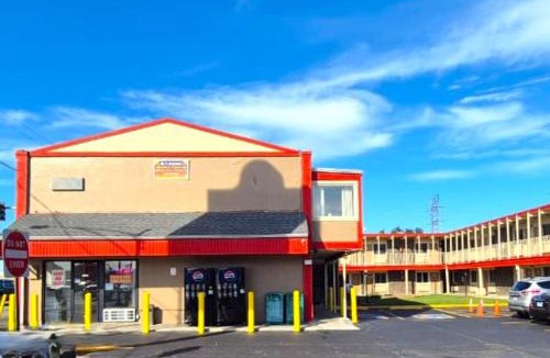 Ashburn Hotel | Saratoga Motel By Capital O Near Midway Airport Chicago IL