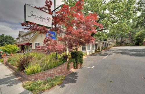 Saratoga Hotel | Saratoga Oaks Lodge