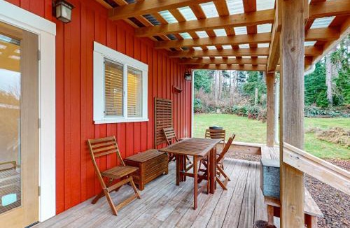 Langley Hotel | Saratoga Passage Bungalow