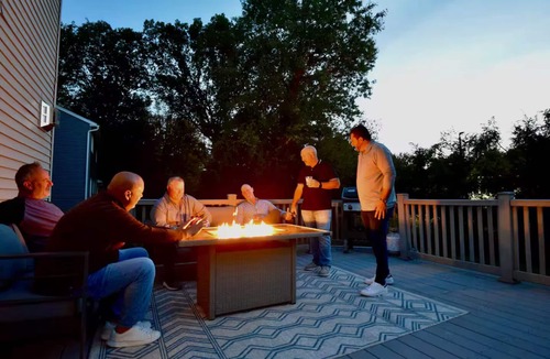 Saratoga Springs House | Saratoga Racetrack - 2 min - Hot tub included