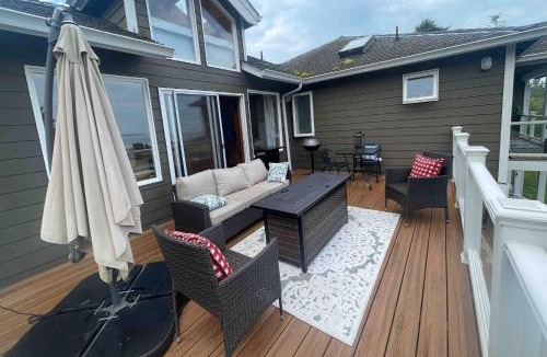 Hansville House | Saratoga (Upstairs)