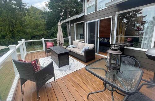 Hansville House | Saratoga (Upstairs)