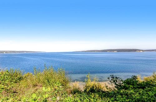Langley House | Saratoga Waterview Escape