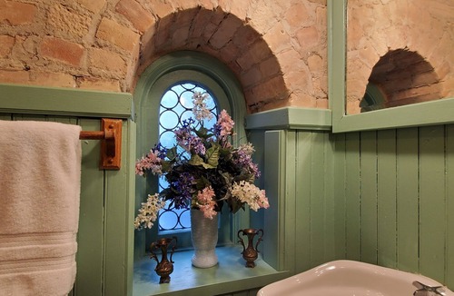 Alma Bed & Breakfast | Saravilla Bed and Breakfast