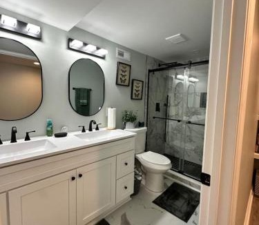 Charlotte Apartment | Sardis Forest Gem, 2BR, Fast WiFi, Free Parking