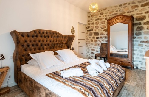 Sanilhac House | Sardone - Charmant gîte 3e jacuzzi et sauna