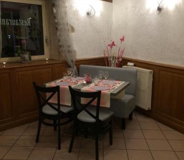 Pouillenay Hotel | Sarl Macarena