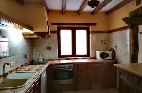 Sotobanado Y Priorato Cottage | Sarmiento Villa with heated pool
