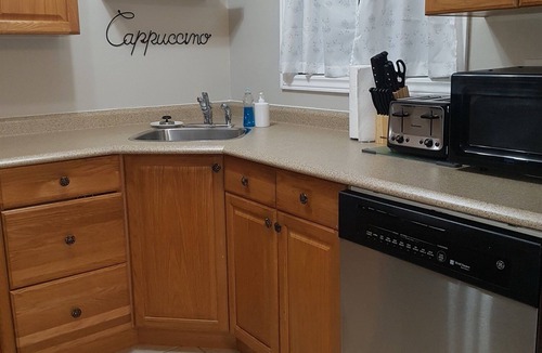 Sarnia House | Sarnia Hidden Gem - 3 BR/2 BA by College/Hwy/Arena