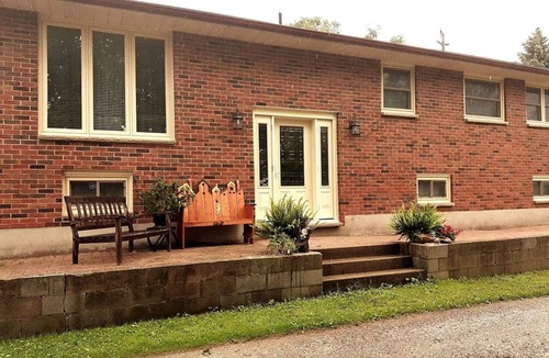 Sarnia Apartment | Sarnia Secret - BIG, Private 3 BR/2 BA APT by HWY