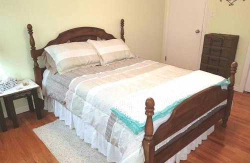 Sarnia Apartment | Sarnia Secret - BIG, Private 3 BR/2 BA APT by HWY