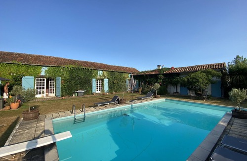 Sarron Villa | Sarron 6-Bed Villa, Sleeps 14, Pool & Parking