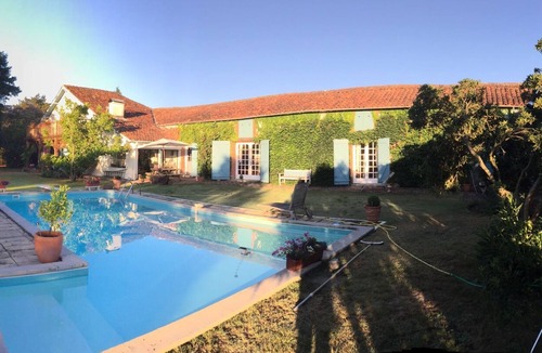 Sarron Villa | Sarron 6-Bed Villa, Sleeps 14, Pool & Parking