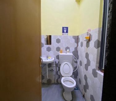 Kota Warisan Hotel | SASA Roomstay-Self Check In KLIA Transit