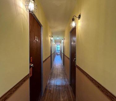 Kota Warisan Hotel | SASA Roomstay-Self Check In KLIA Transit