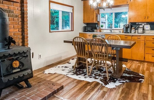 Packwood Ski Chalet | Sasquatch Cabins: Sasquatch