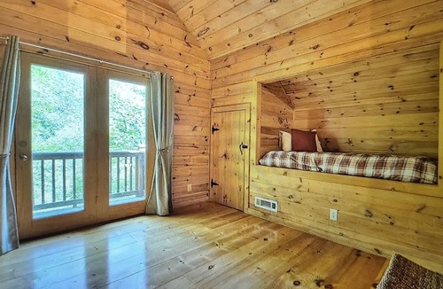 Epworth Cabin | Sasquatch River Retreat