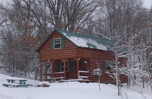 Hardin County Cabin | Sassafras Ridge Log Cabin by Garden of the Gods in the Shawnee National Forest
