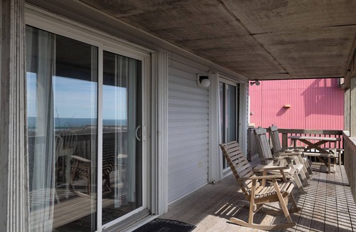 Emerald Isle House | Sassy Seagull East, Oceanfront Duplex in Emerald Isle, NC!