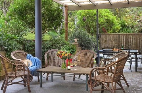 Bundanoon House | Satinwood – classic & central hideaway