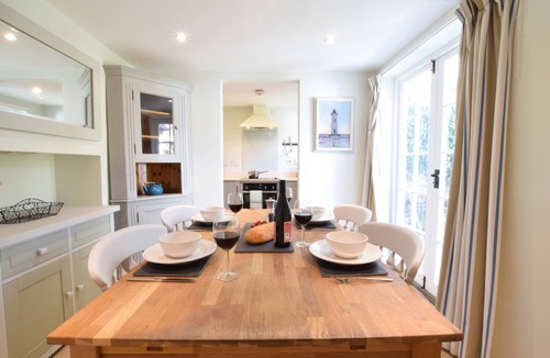 Westleton Cottage | SATIS COTTAGE, WESTLETON, pet friendly, with open fire in Westleton